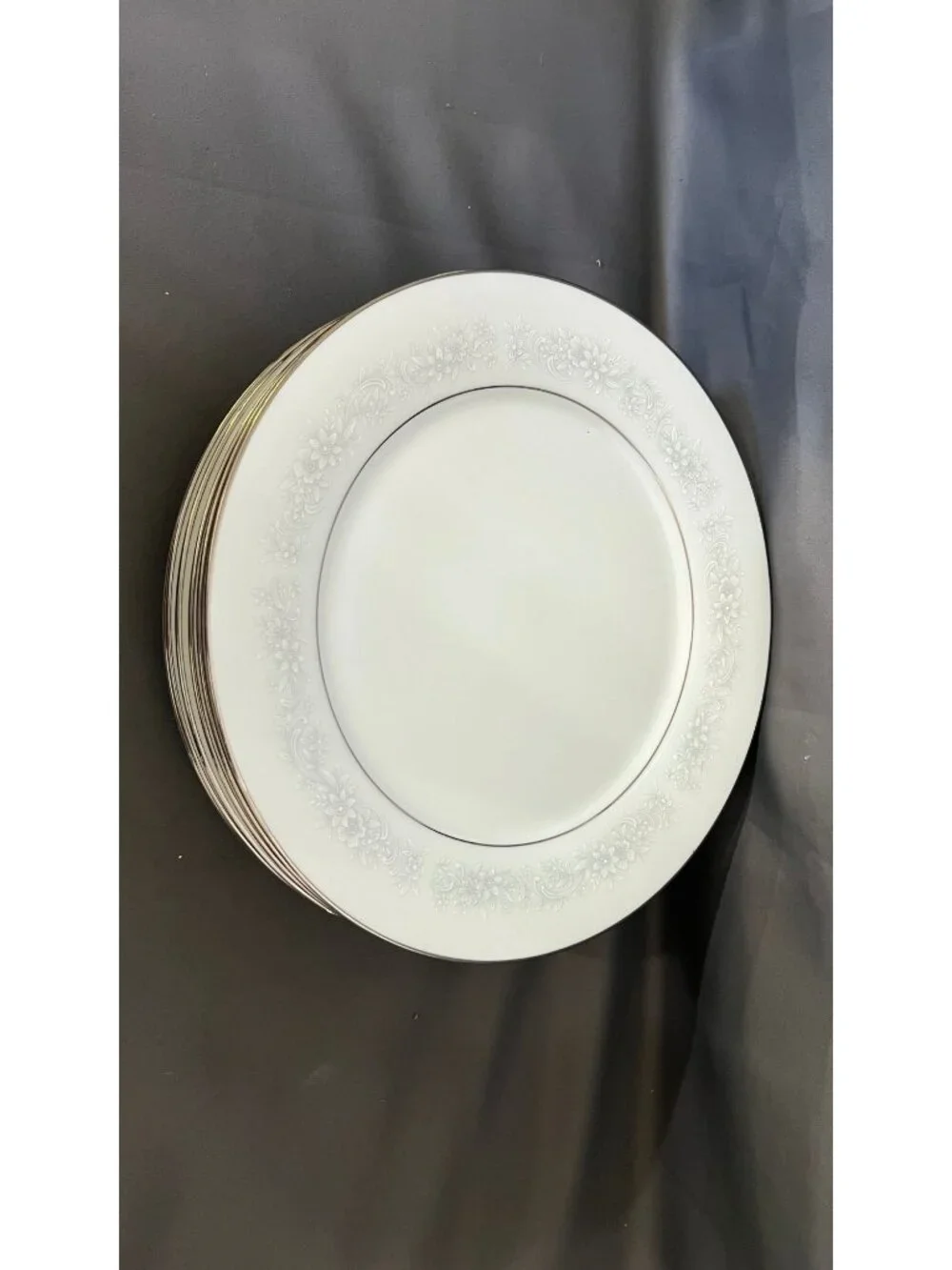 Noritake Cumberland Vintage Dinner Plates Set Of 6 White Floral Design